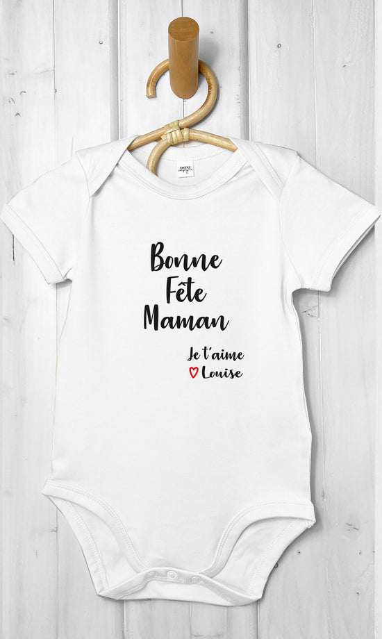 body pour bébé avec écrit bonne fête maman spécial pour la fête des mères, atelier de personnalisation Le Beausset