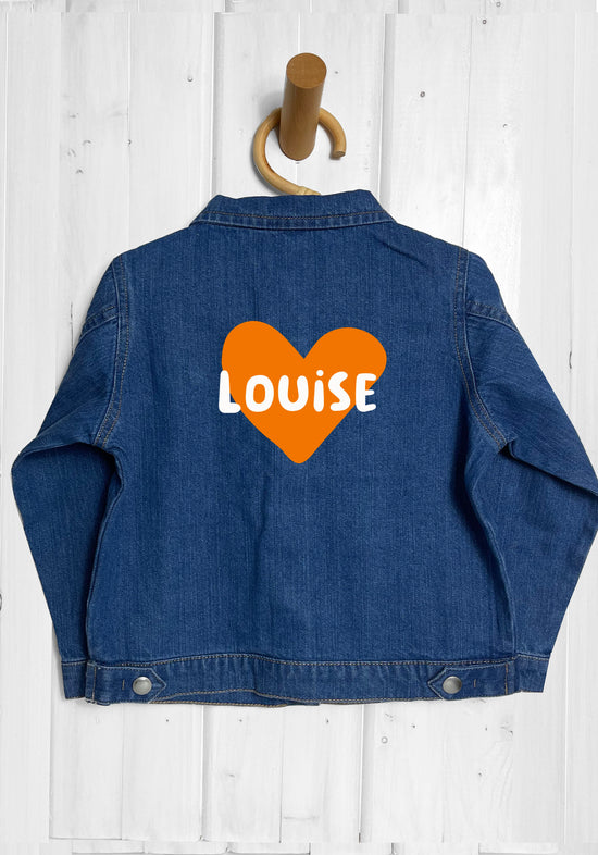 veste en denim enfant bébé personnalisable prénom dans un coeur orange